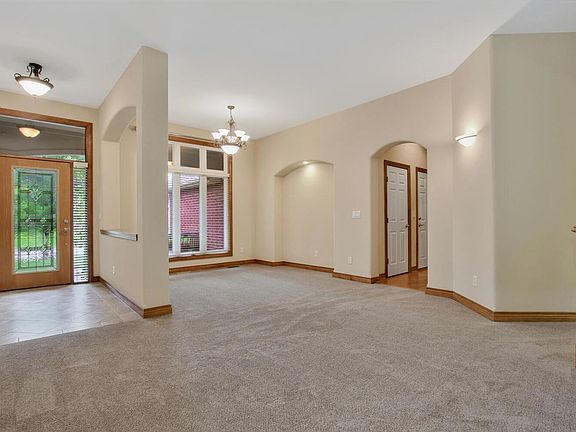 3rd image of 13240 E Tallowood Ct