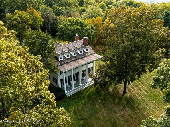 406 Shunpike, Millbrook, NY 12545