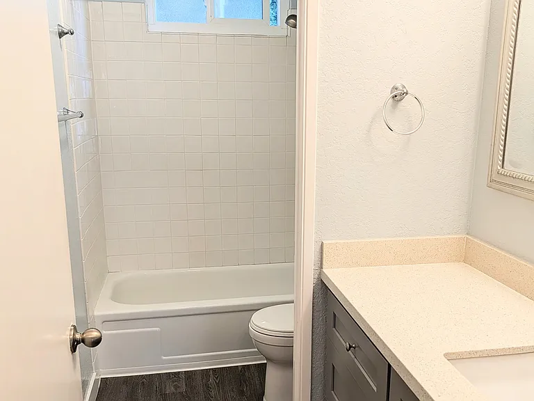 202 Toronto Ave #2 — Photo 5