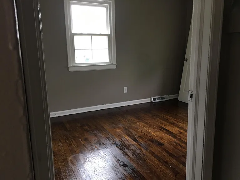 408 Mendota Ave — Photo 3
