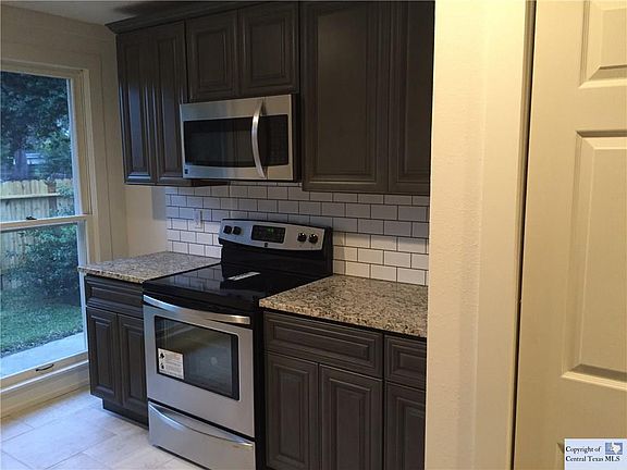 3rd image of 203 E Live Oak St