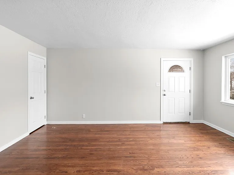 4264 S 1100 E — Photo 6