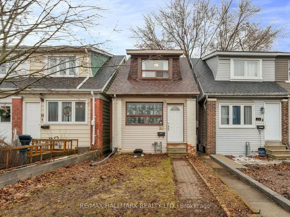 20 Kelvin Ave, Toronto, ON M4C 5C8