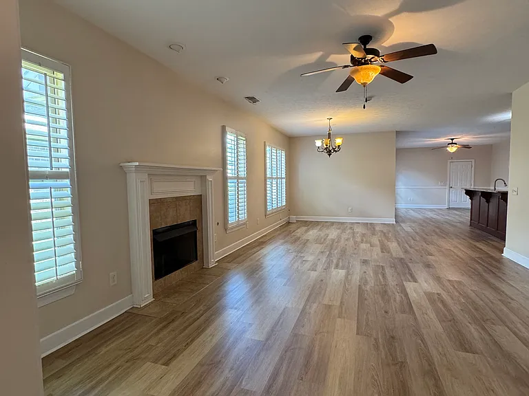 1100 Paddock Park Cir — Photo 3