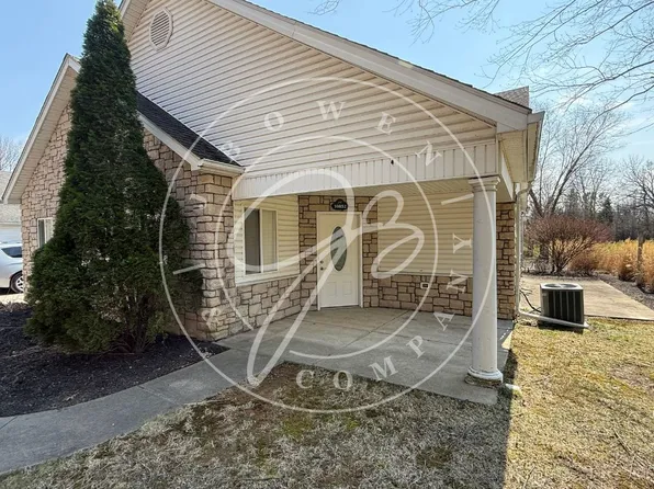 10852 Fox Cove Dr, Perrysburg, OH 43551