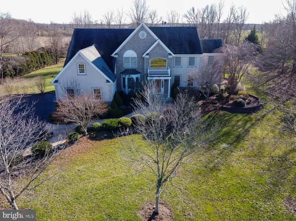 4 Millennium Dr, Columbus, NJ 08022