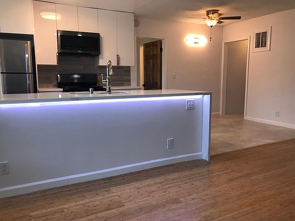 3rd image of 3936 Inglewood Blvd
