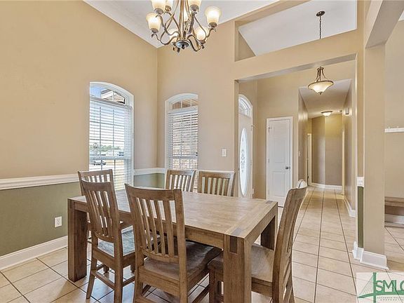 5th image of 61 Ashley Ln NE