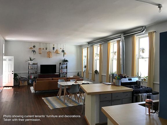 3rd image of 216 Orchard St #1/2