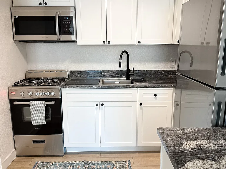2526 N Clay St #11 — Photo 11