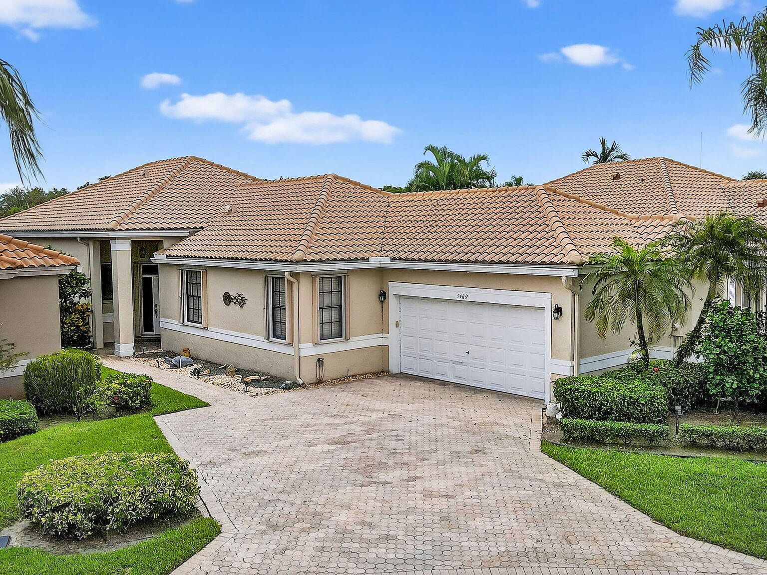 4489 Barclay Fair Way