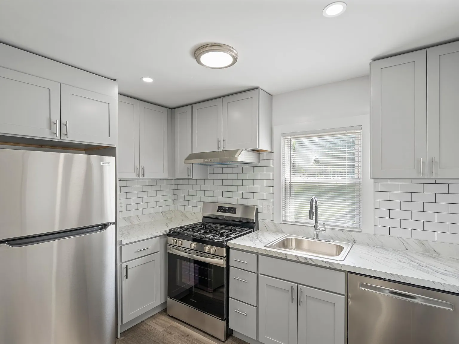 2 bed, 850 sqft, $1,400 — Photo 4