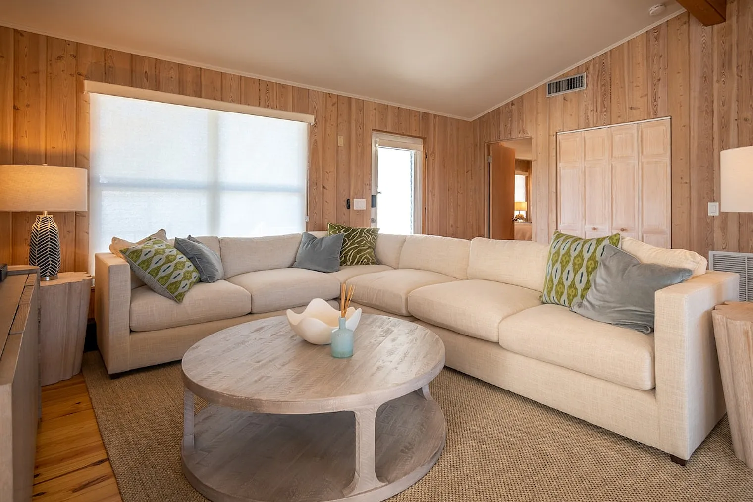 2 bed, 1.0 bath, 1248 sqft, $5,850 — Photo 1