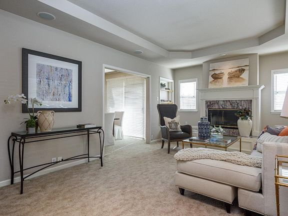 4th image of 327 Iris St