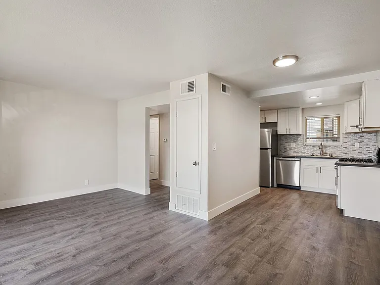 Pinebrook Apartments — Photo 11
