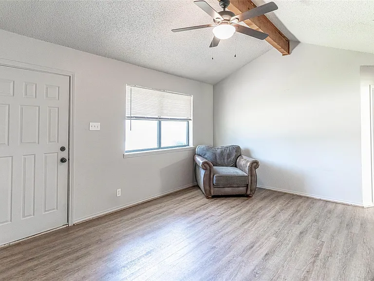 4031 Country Meadows Cir — Photo 8