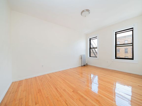 5th image of 350 Fort Washington Ave APT 4A