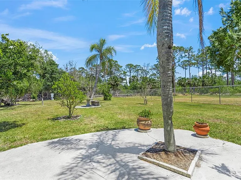 925 Iglesia Dr — Photo 25