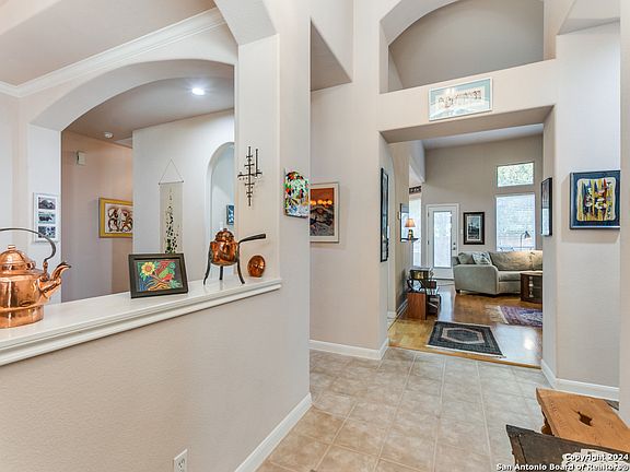 4th image of 31 SILVERHORN DR