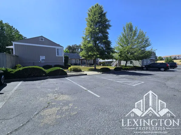 902 Lawton Ave APT 8, Roseville, CA 95678