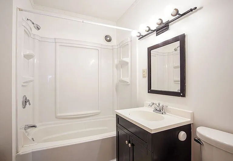 25-27 Virginia St #27 — Photo 15