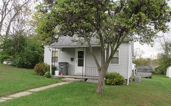 3rd image of 1026 Arvin Ave