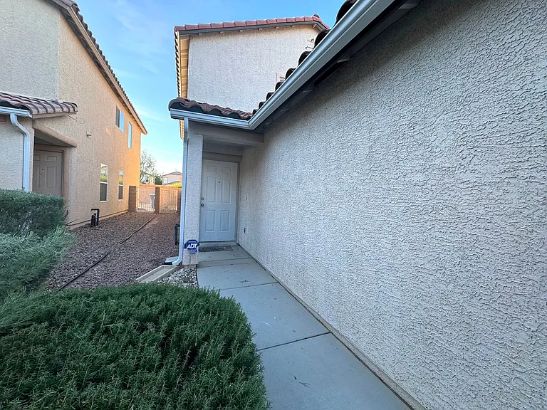 11087 Deluna St — Photo 2