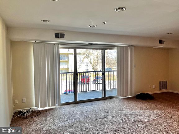 3rd image of 1113 Primrose Ct APT 201