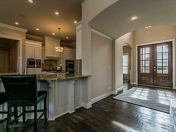 2nd image of 431 Trailwood Cir