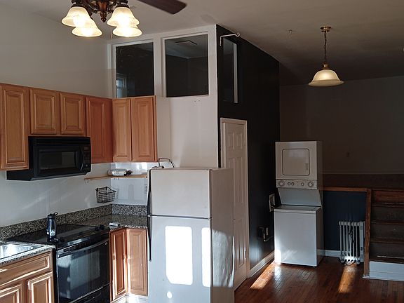 3rd image of 2433 Saint Paul St APT G