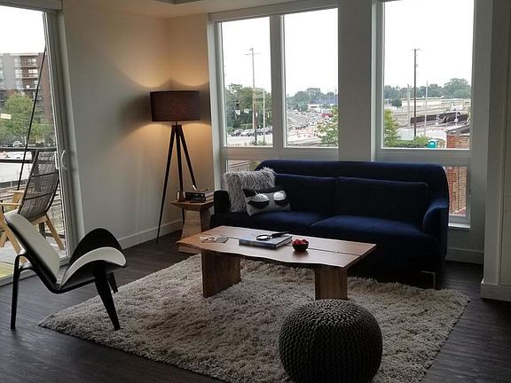 4th image of 1555 Ellinwood Ave APT 404