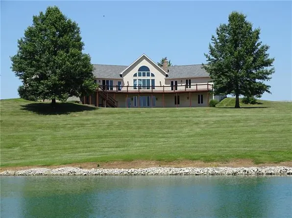 33616 195th St, Easton, KS 66020