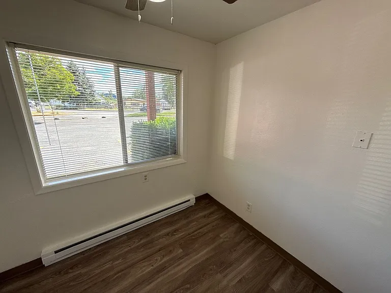 280 SE Orchard Ave #1 — Photo 6