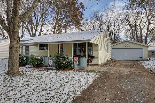 1st image of 1406 Centennial Dr