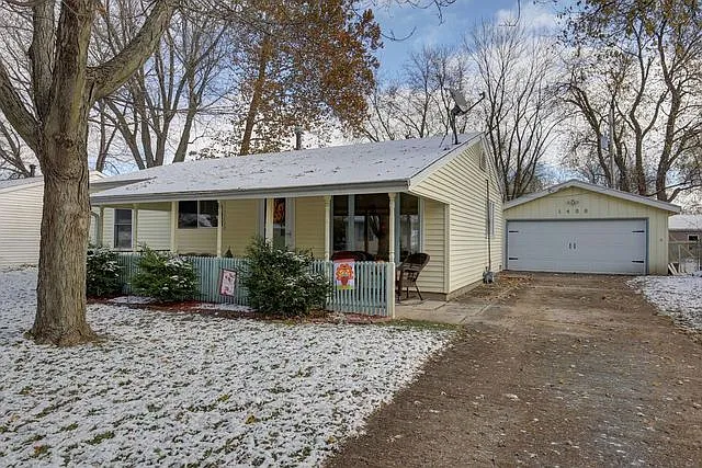1406 Centennial Dr