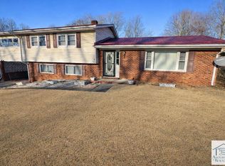 305 Providence Ln, Martinsville, VA 24112