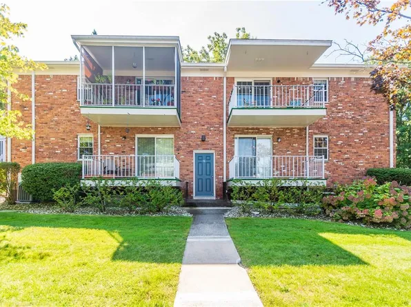 76 Bon Aire Circle #R1, Suffern, NY 10901