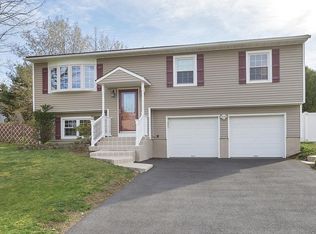22 Pearsall Dr, Monroe, NY 10950
