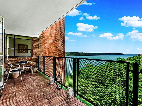 2nd image of 2727 Palisade Ave APT 15K