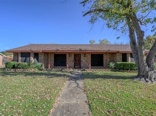 3205 Mimosa Dr, Sherman, TX 75092