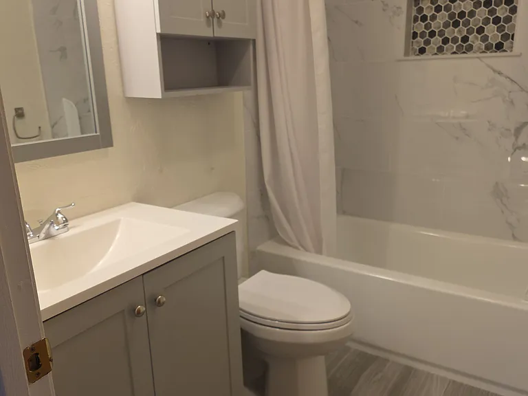 Main bathroom