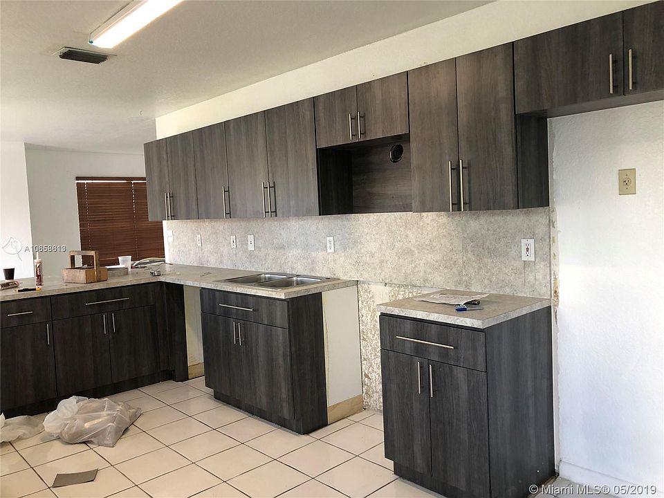 2nd image of 9761 SW 211th St