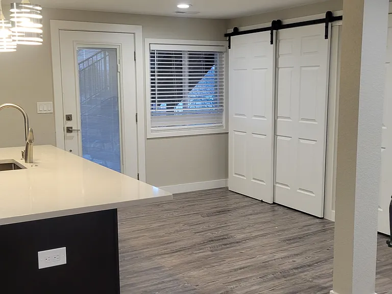 8040 W Chestnut Dr — Photo 2