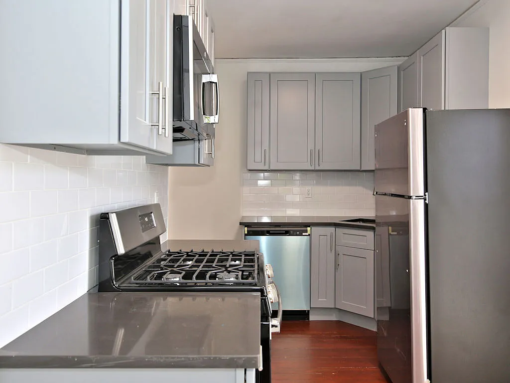 Apartment for Rent — Photo 3
