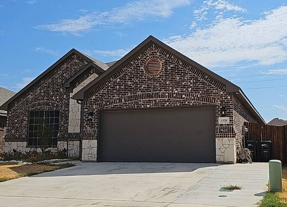 2nd image of 1320 Beach Dr