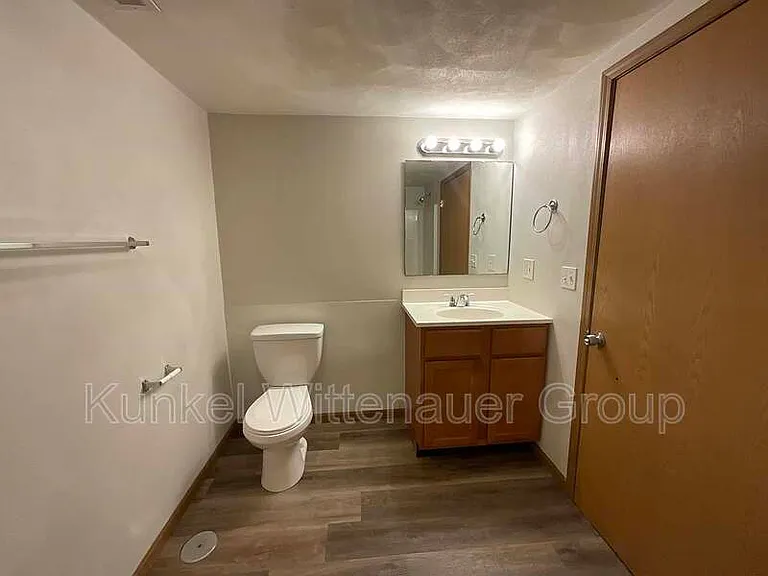 1806-2 Jamestown Rd — Photo 9