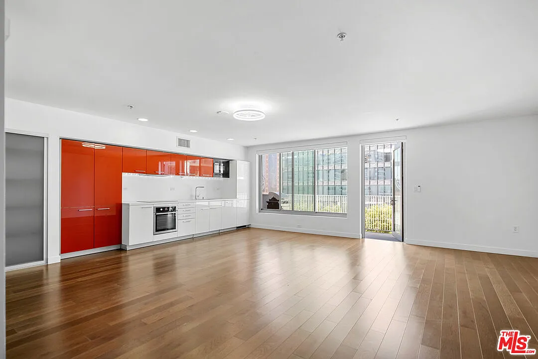 1 bed, 1.0 bath, 930 sqft, $2,950 — Photo 3