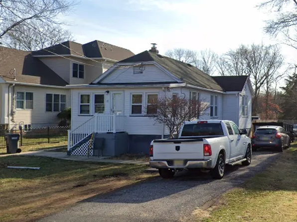 43 School St, Piscataway, NJ 08854