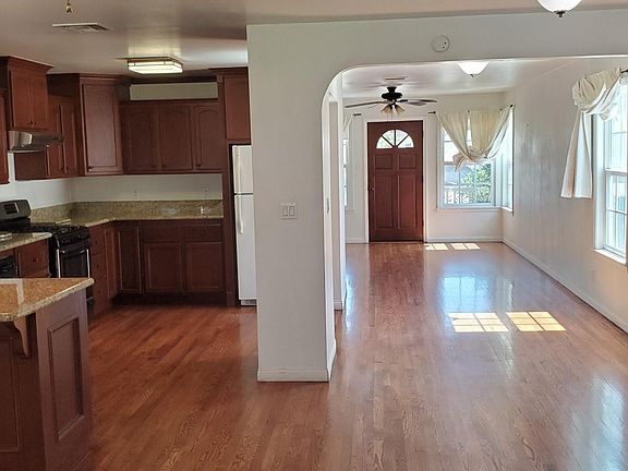 2nd image of 1335 N Reese Pl