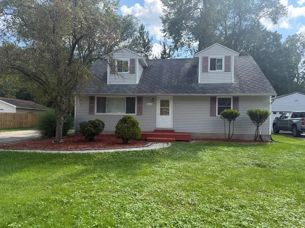 2018 Luwanna Dr, Lansing, MI 48910